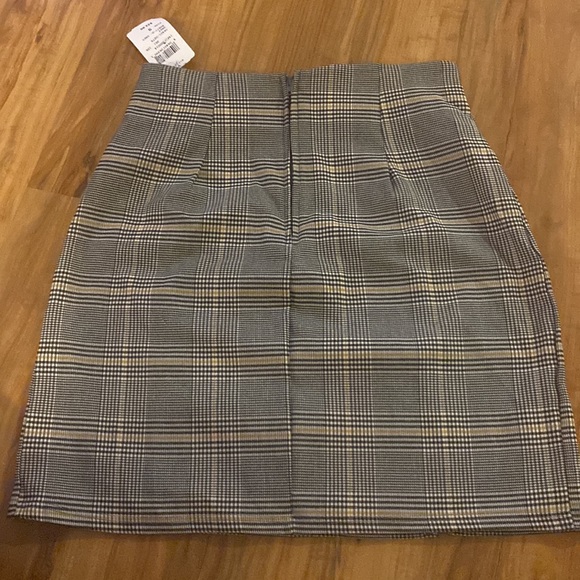 Windsor plaid skirt size small - Picture 2 of 2
